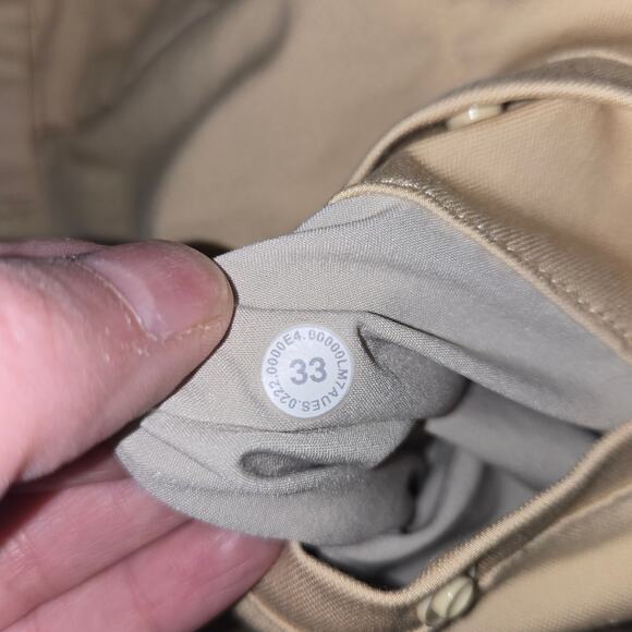 Lululemon Commission Classic-Fit Short 9" sz 33 Prosecco - Picture 4 of 6